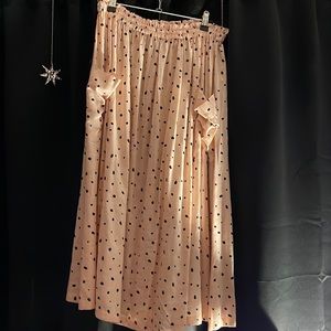 Baby pink skirt with black polka dots. Pockets! Barely worn. Size medium!